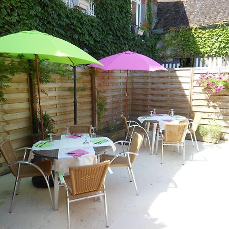 Logis - Hotel Restaurant L'Ecu De France Malesherbes Экстерьер фото