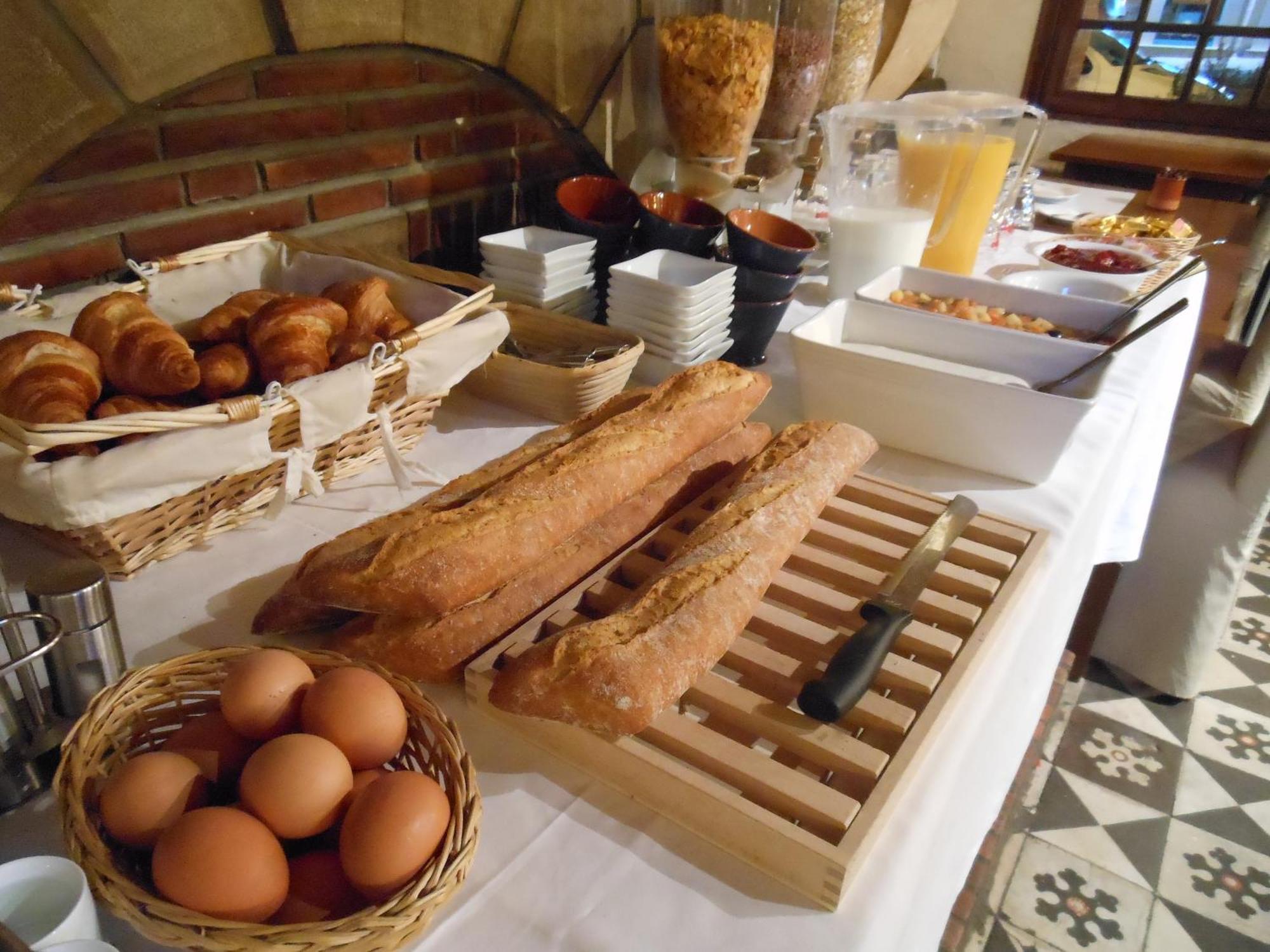 Logis - Hotel Restaurant L'Ecu De France Malesherbes Экстерьер фото